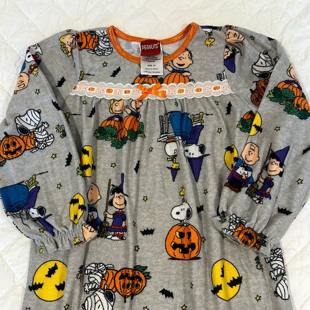 Halloween pajamas 4t (4/5) peanuts snoopy long sleeve night gown